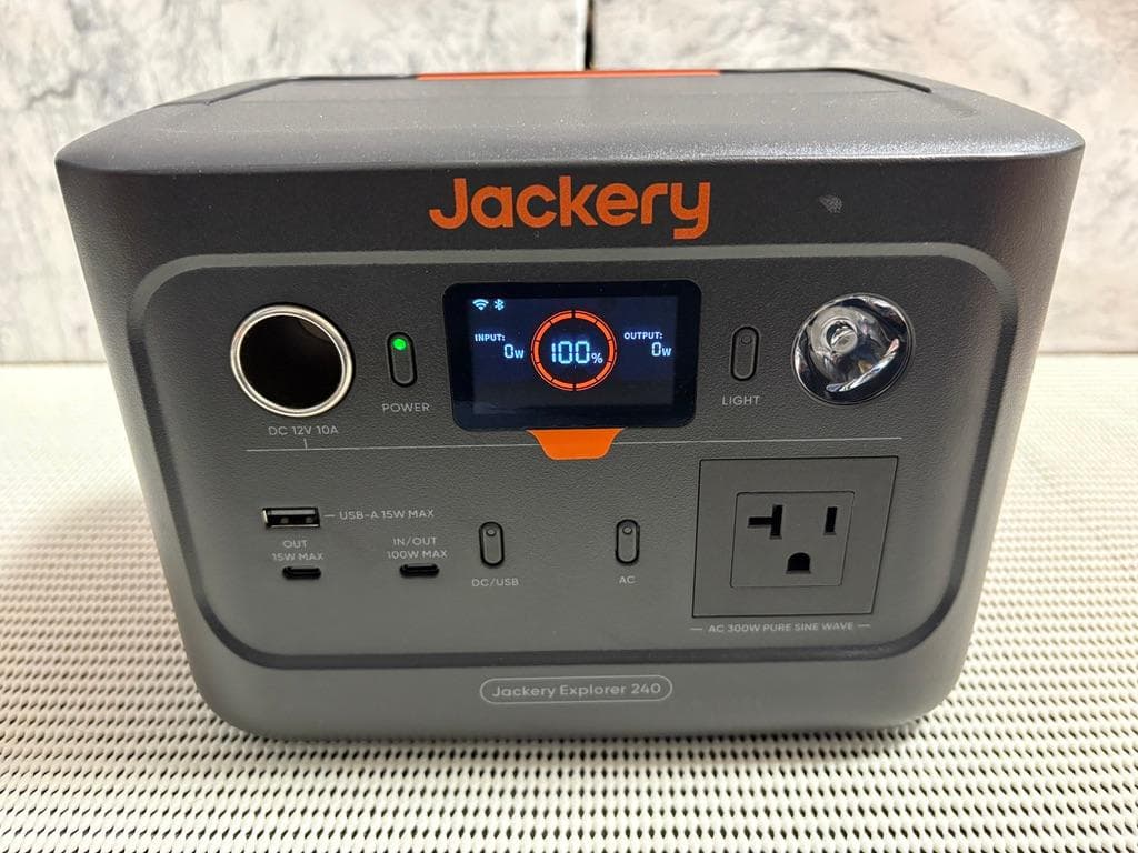 Jackery Solar Generator 240 ソーラー40W