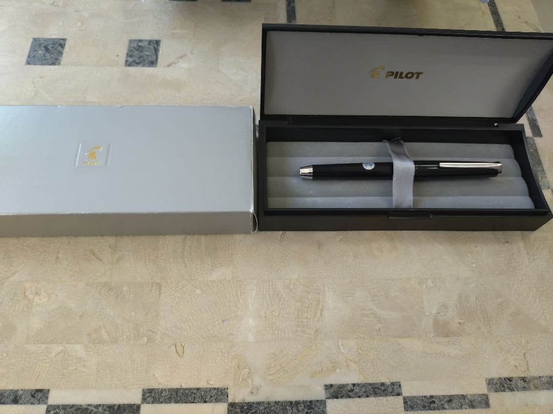 PILOT 万年筆 エラボー SF 黒 美品