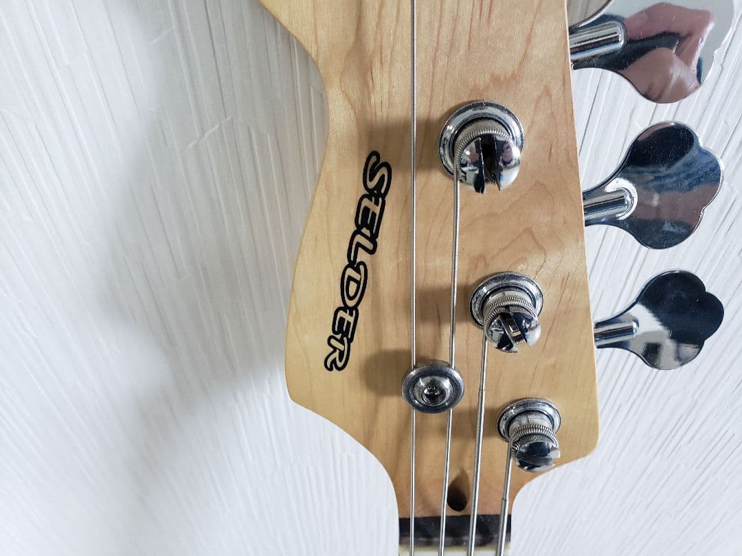 Seldor エレキベース ブラック/レッド