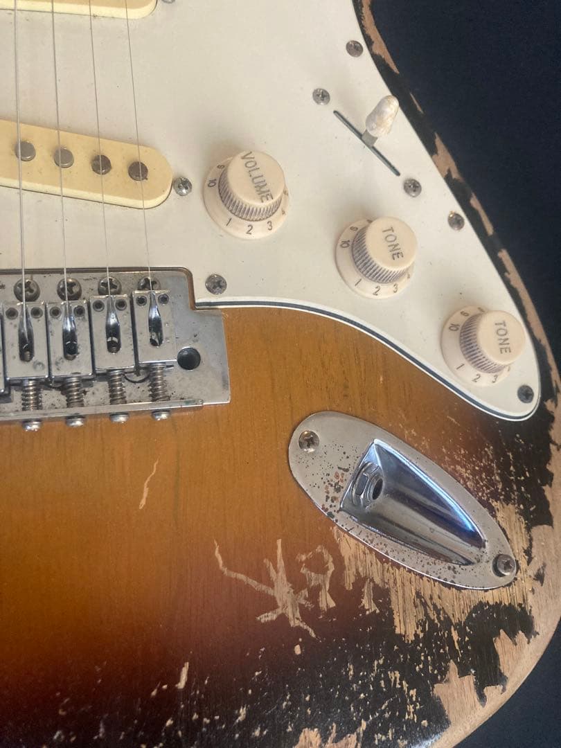 早い者勝ち　#13ストラトキャスタータイプ　ニトロセルロースラッカー塗装