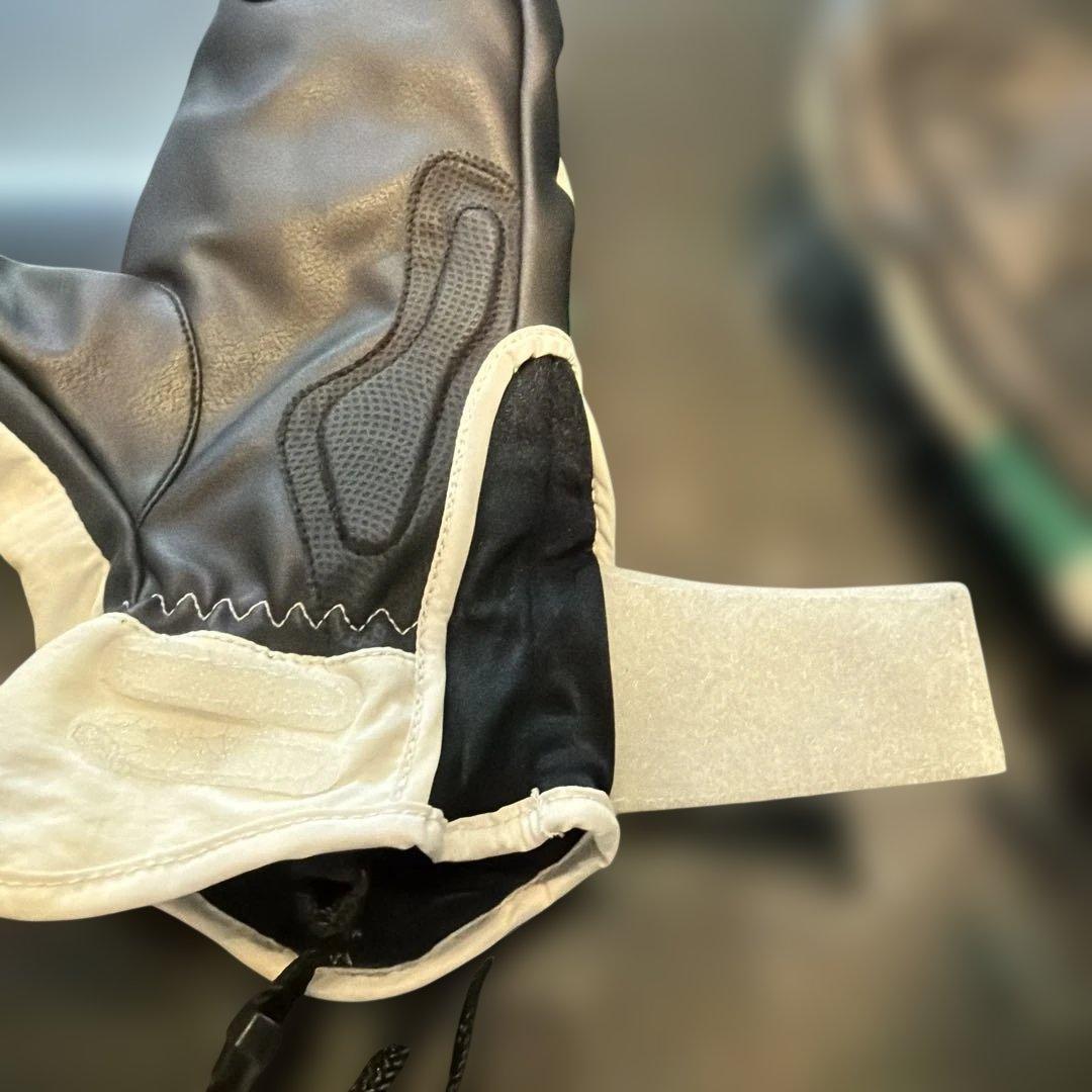 ASHRAM アシュラム　スノーボードグローブ　ゴアテックス LOGO