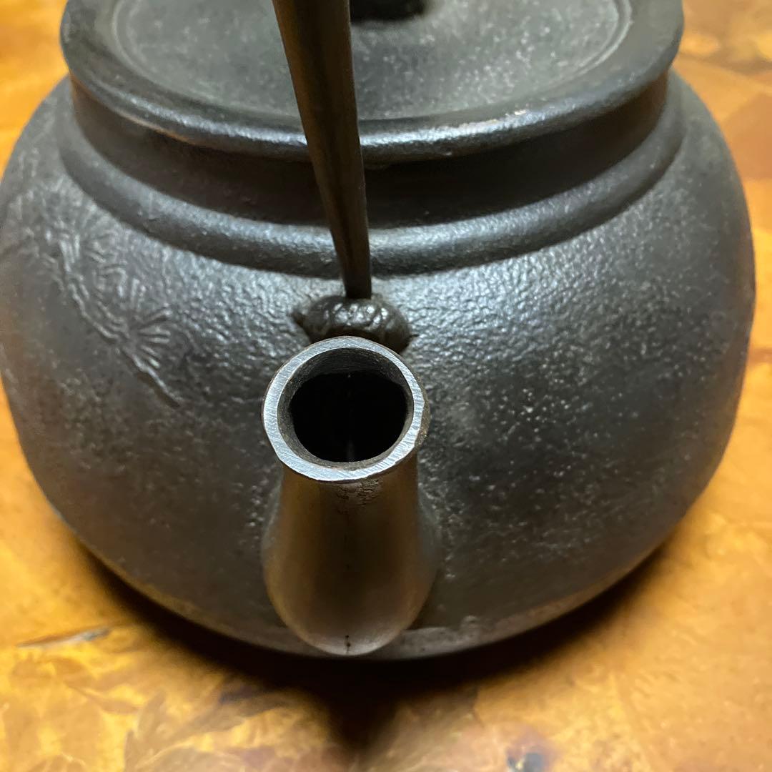 【大型】鉄瓶　南部鉄器　鶴と松　美術品　4ℓ アンティーク　美術品