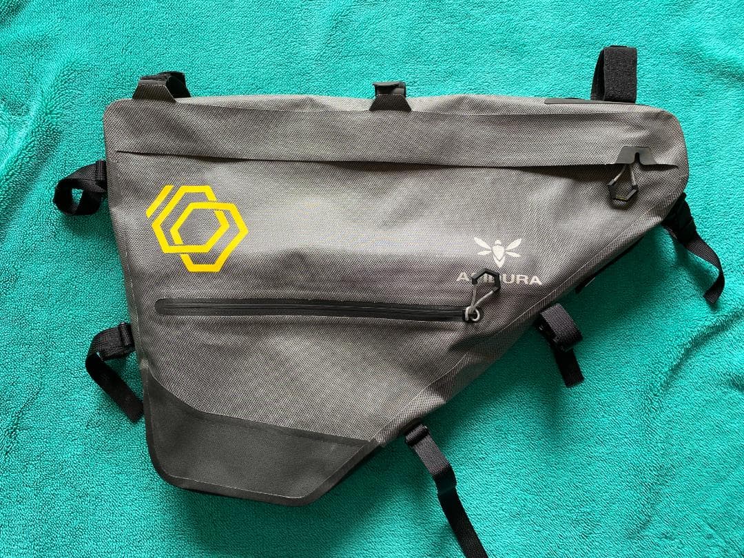 APIDURA フルフレームバッグ 14L＋サイクリング雑誌2冊セット