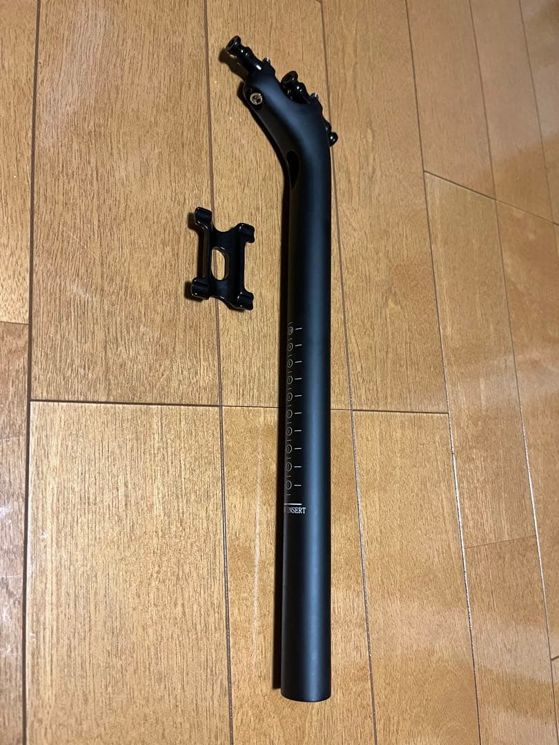 カーボンシートポスト　軽量　GE-110 27.2mm×350mm 未使用
