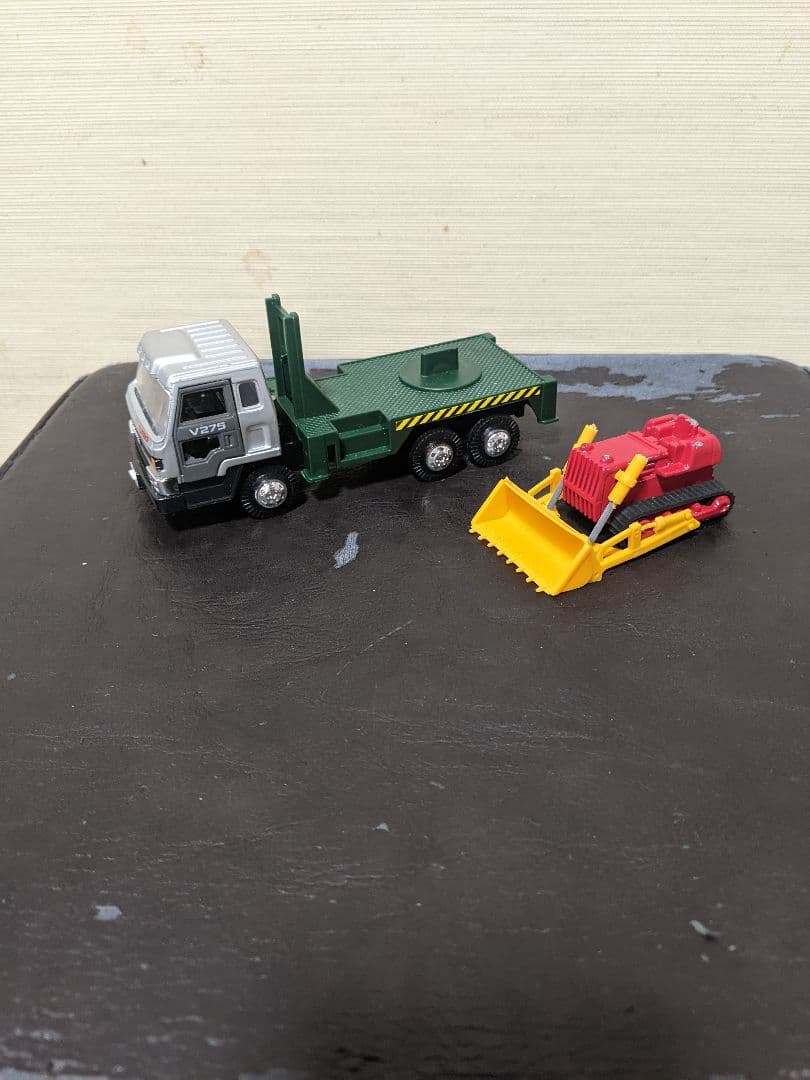 ヨネザワ　ダイヤペット　いすゞ運搬車　ブルドーザー付