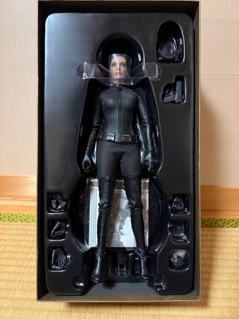 ホットトイズ キャットウーマン セリーナ・カイル　ダークナイトライジング