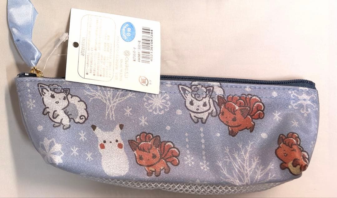 6022 ポケモン　イッツデモ　ロコン＆アローラロコン　歯ブラシ　ポーチ