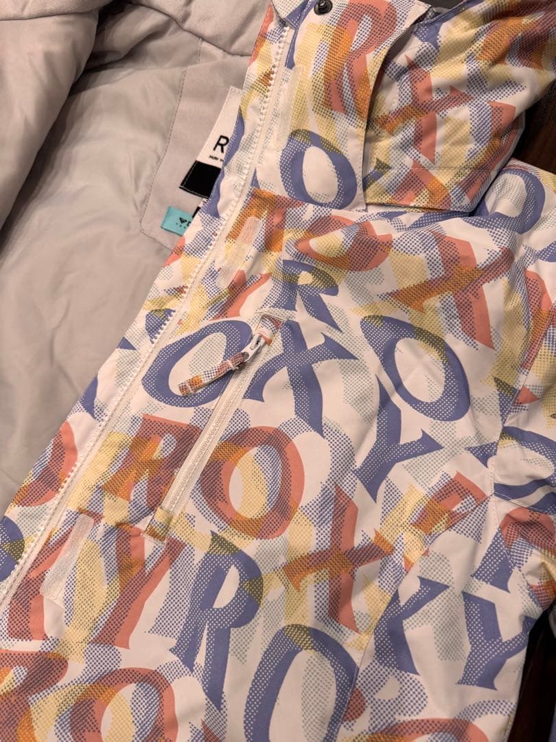 すぐに発送可能【ほぼ新品】ROXY ジャケット Lサイズ&パンツ XLサイズ