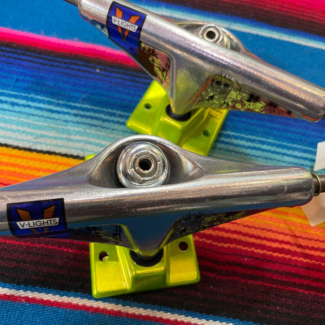 ベンチャートラックV-Lights 定価14800BURZINSKI 52HI