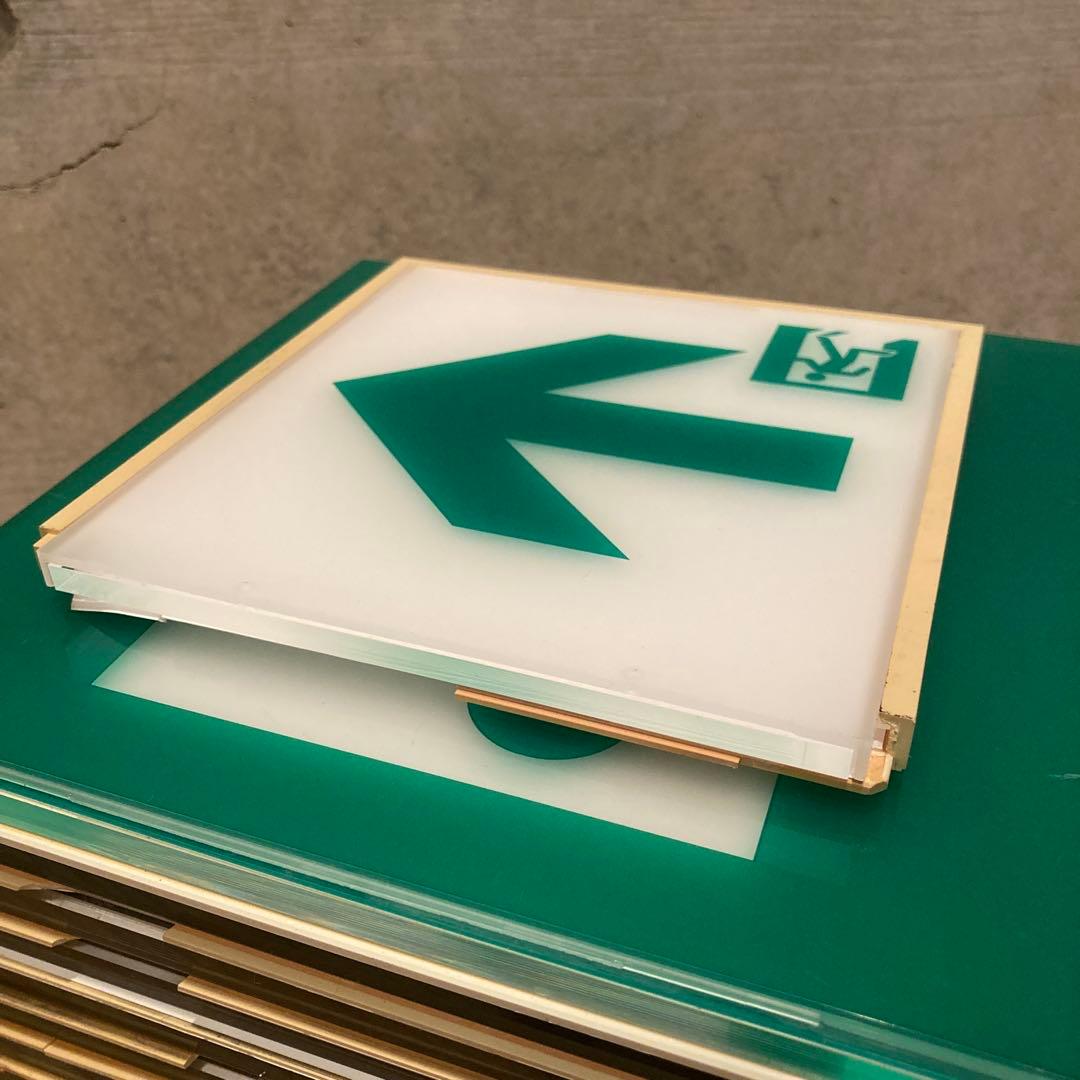 非常口 プレート 避難誘導 標識 補助標識 看板 避難口 表示板 ジャンクまとめ