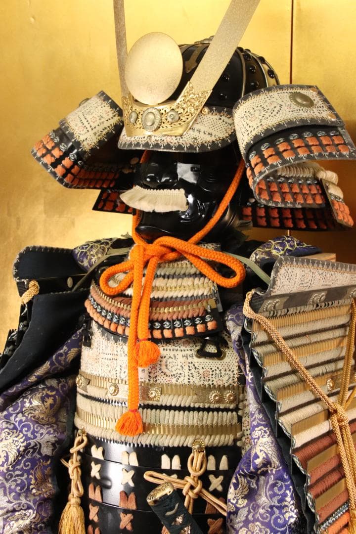 甲冑　具足　黒胴当世素掛 緋縅　鎧櫃付き　等身大　現代鎧　兜　武具　EE002