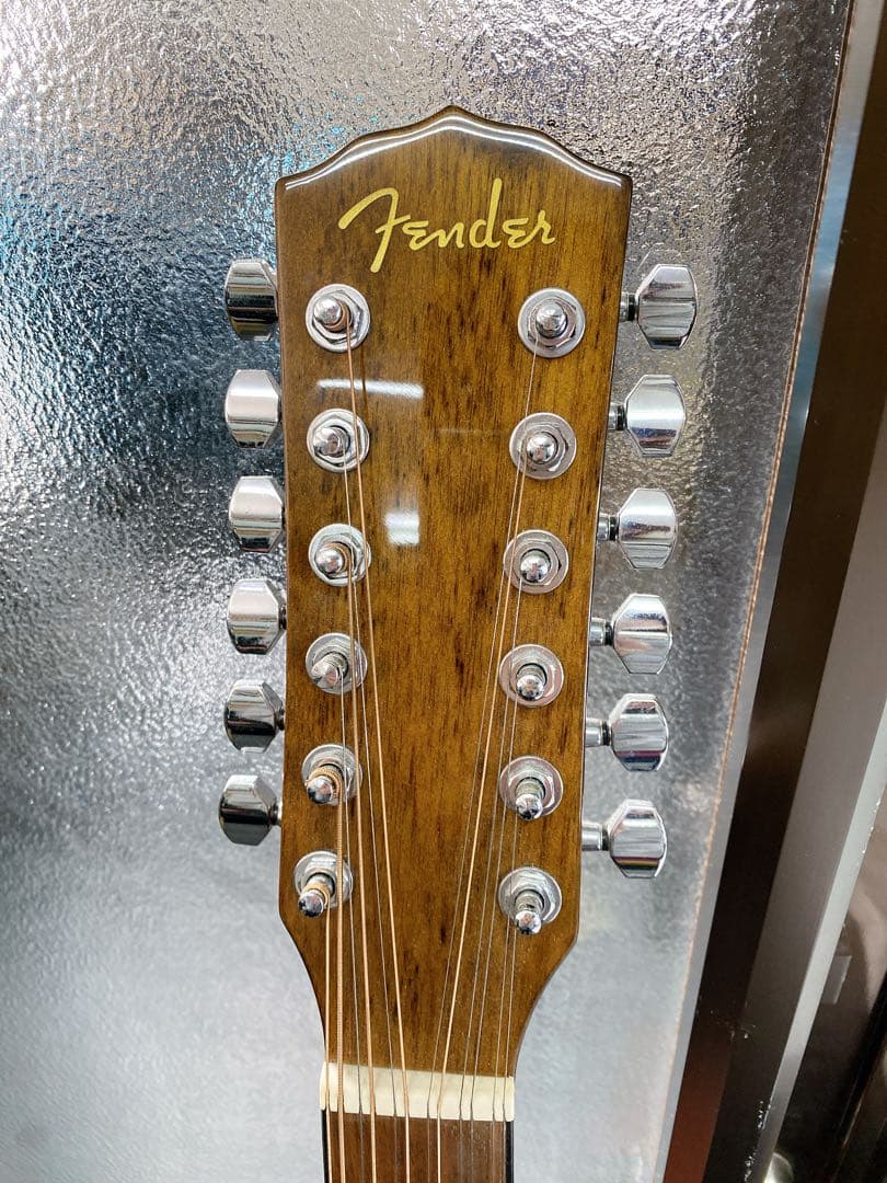 ＊Fender アコースティックギター ギターケース付き　CD-60SCE