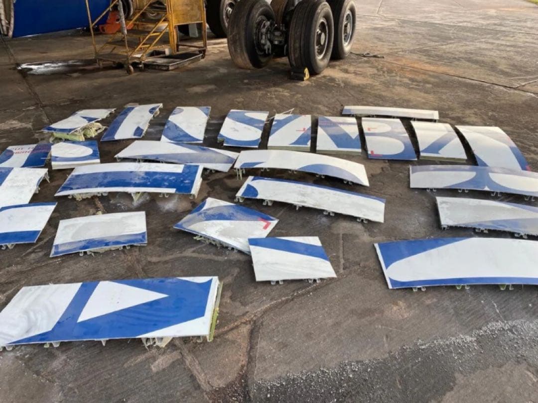 ANA Aviationtag B737-700 レアな薄青と白コンビ