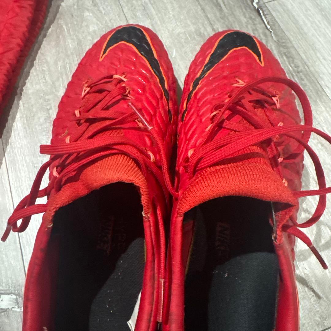 Nike サッカースパイク ハイパーヴェノム