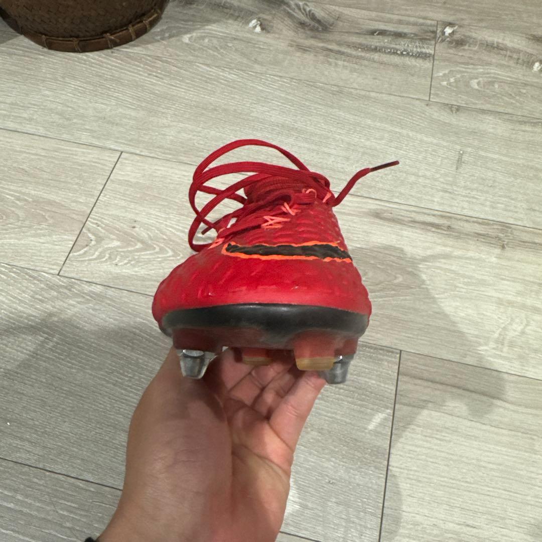 Nike サッカースパイク ハイパーヴェノム