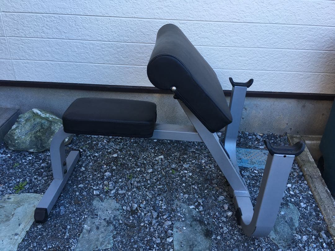 BodySolidのジムユースのプリチャーベンチ