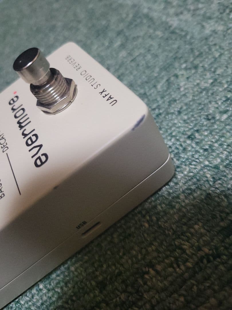 ギター UAFX Evermore Studio Reverb