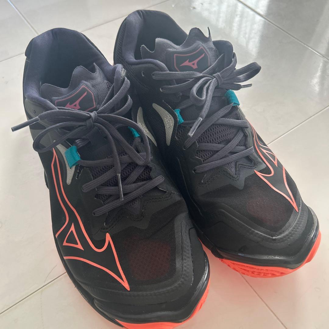 ミズノ バレーボール　バレーシューズ WAVE LIGHTNING Z8