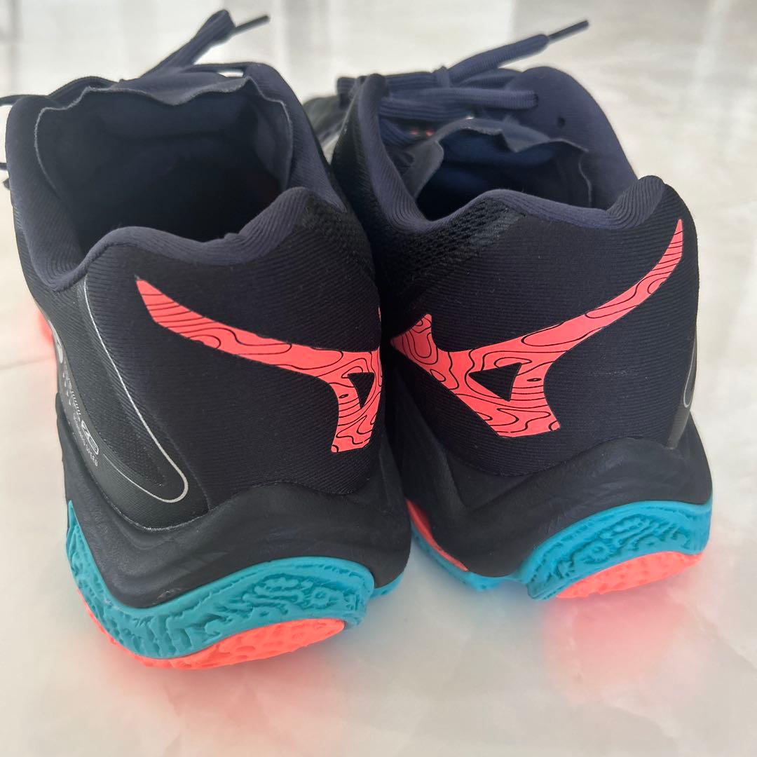 ミズノ バレーボール　バレーシューズ WAVE LIGHTNING Z8