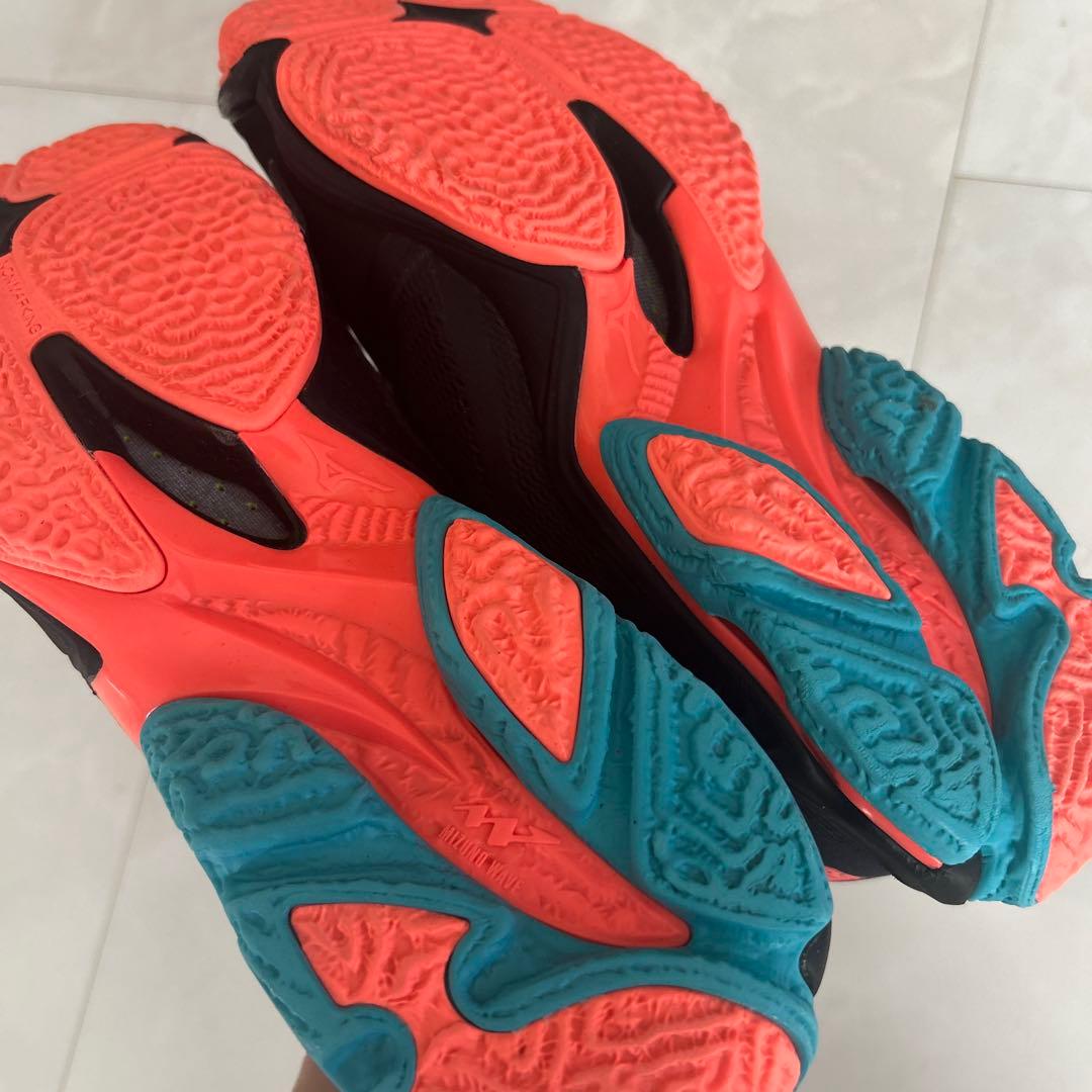 ミズノ バレーボール　バレーシューズ WAVE LIGHTNING Z8