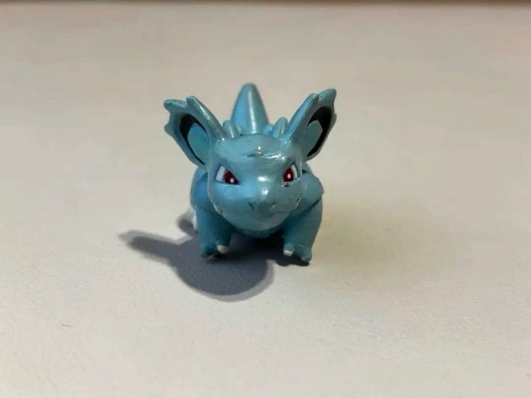 ポケモンフィギュア　モンコレ ニドリーナ 初期