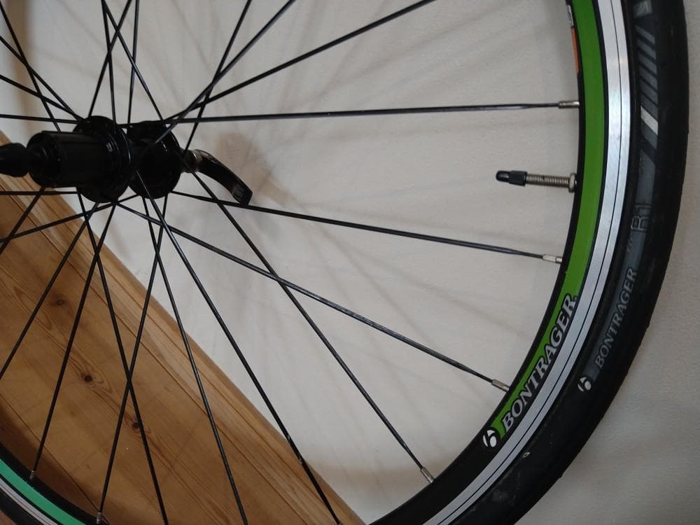 ボントレガーロードホイール　タイヤ付き　完成車外し　１０速