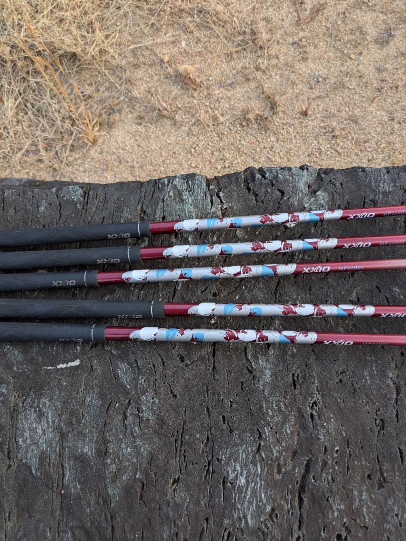 レディースゼクシオ12アイアン5本ボルドー