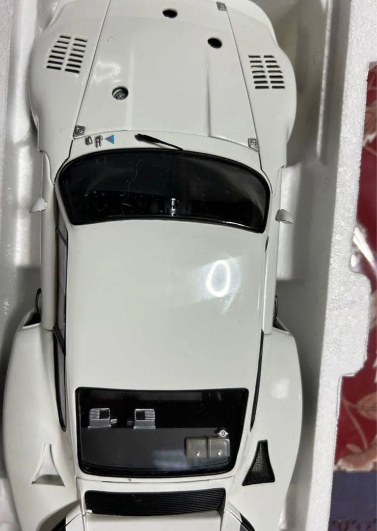 エグゾトミニカー　【激レア】1/18 ポルシェ935ホワイト