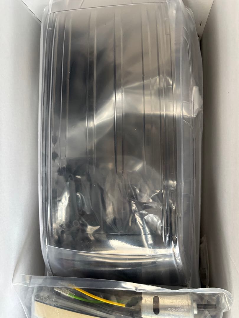 トヨタ ランドクルーザー 300 1/10 RCカー