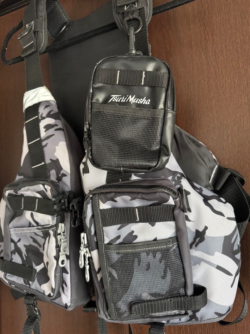 Tsuri Musha 迷彩ライフジャケット　石鯛　釣武者
