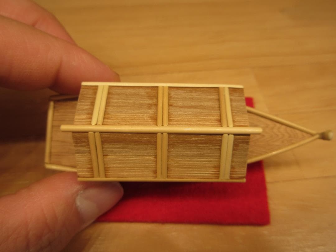 送料込【逢絢亭】茶道具 香合 屋形船香合 屋久杉材 谷村弥三郎 共箱入り