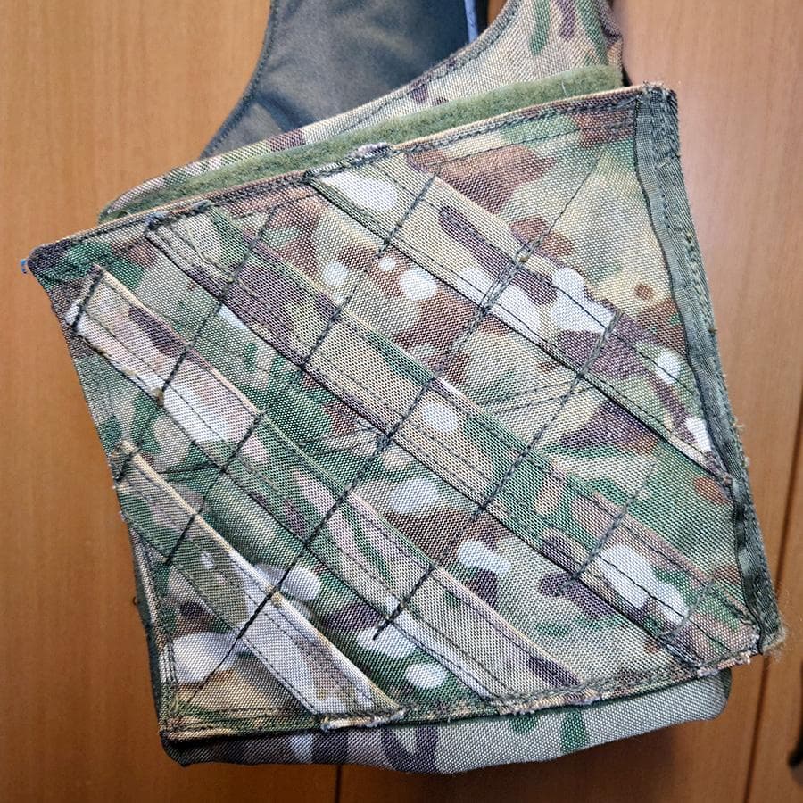 希少一点物　実物プレートキャリア　特殊部隊装備　マルチカム