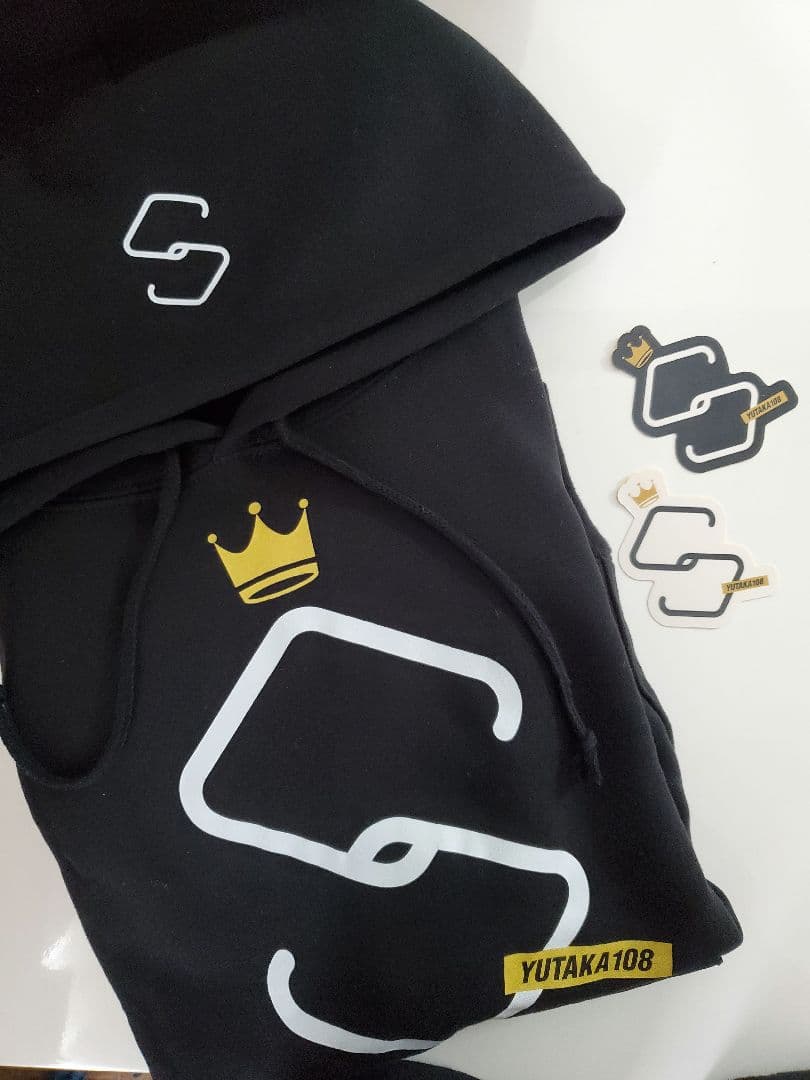 斎藤裕　Sケージ プルオーバーフーディー　ステッカー付き