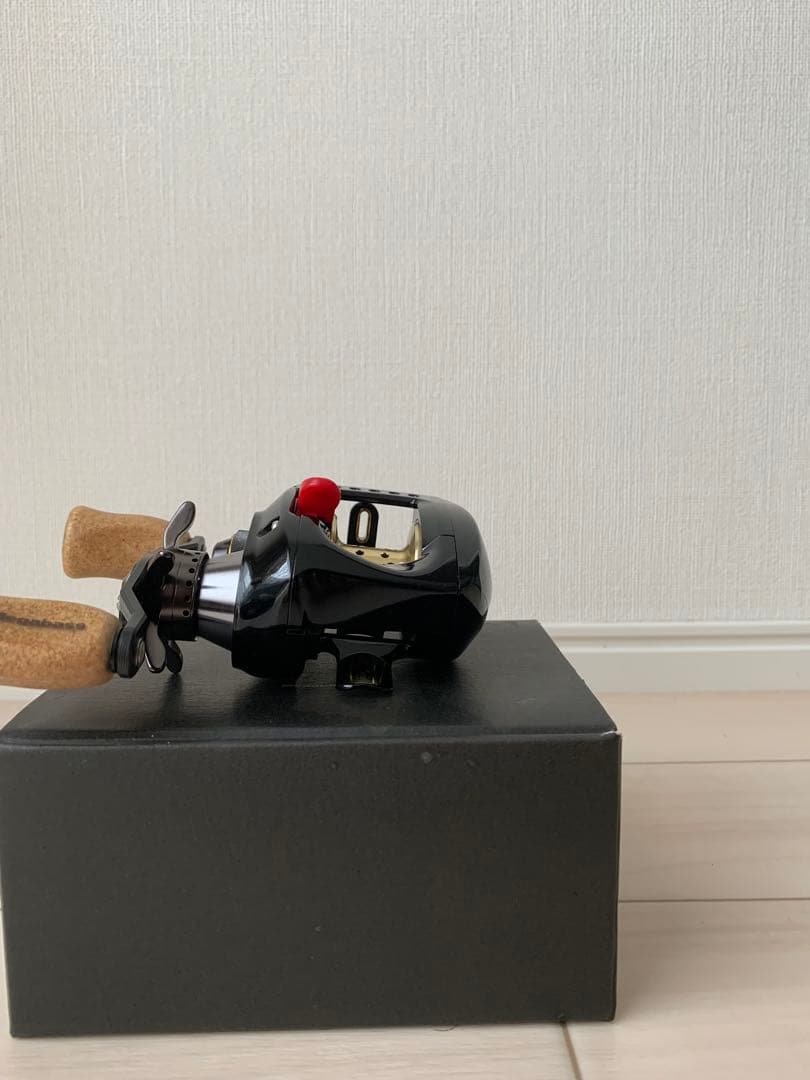 美品　Megabass Orochi 左巻きリール 6.3：1