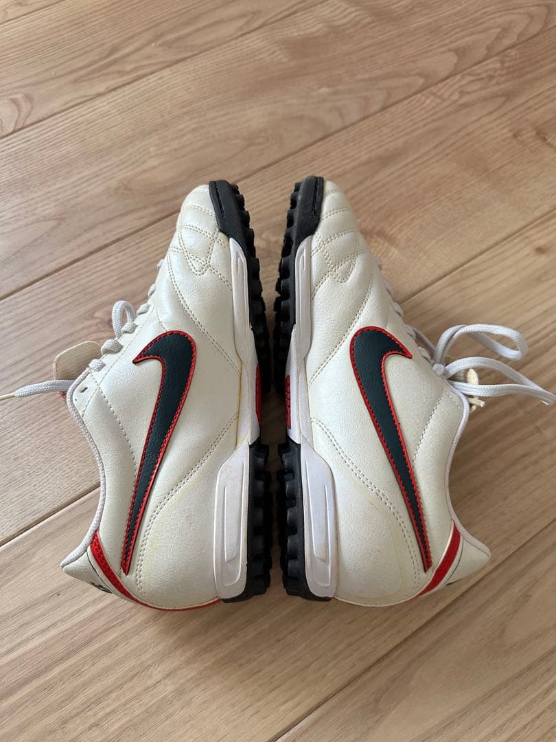 ナイキ ティエンポ ナチュラル III TF(ホワイト×ネイビー)