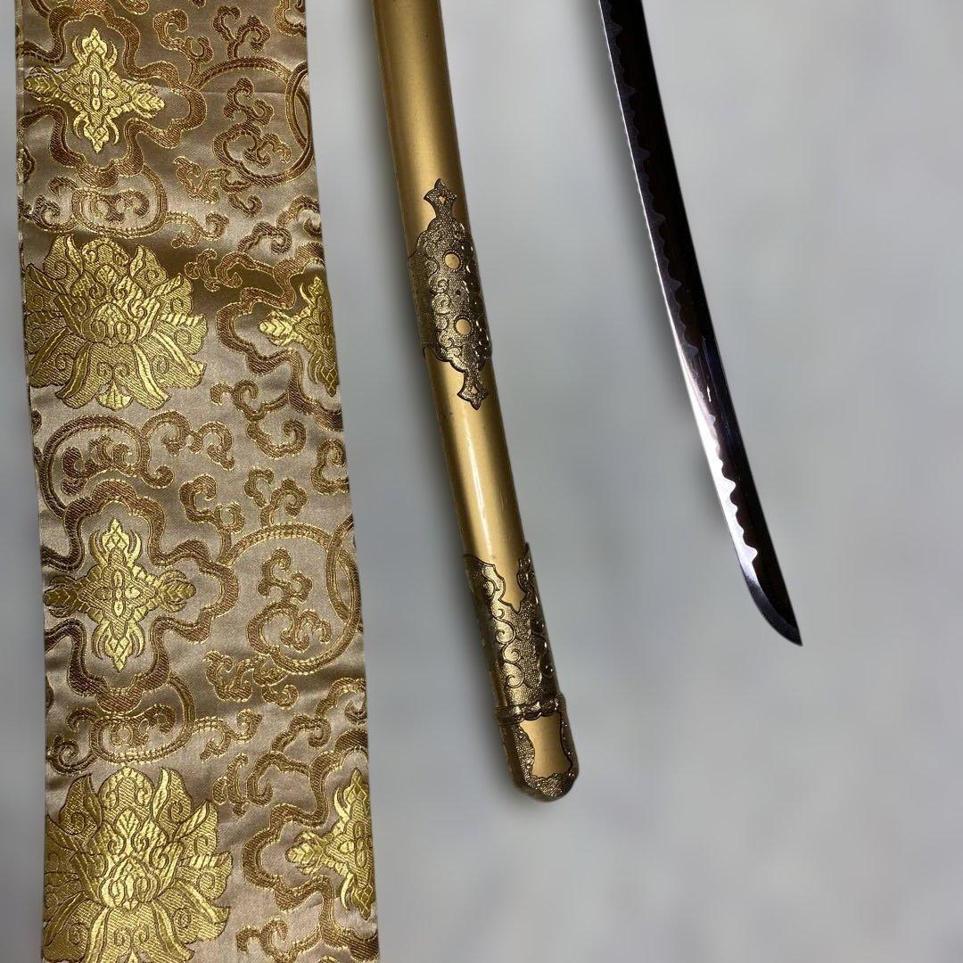 豪華版模造刀(刀袋付) 太刀造り 金茶柄 太刀型金鍔 金呂鞘