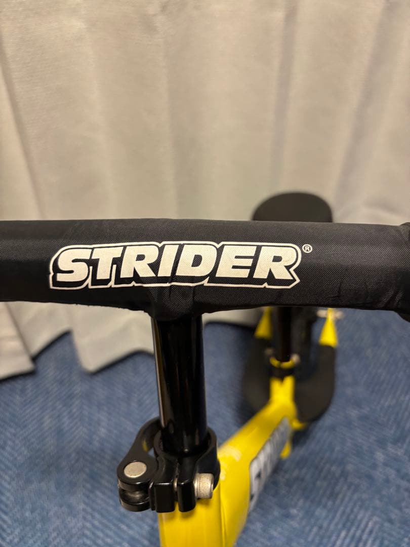 [美品] STRIDER バランスバイク 12インチイエロー　　　 スタンド付き