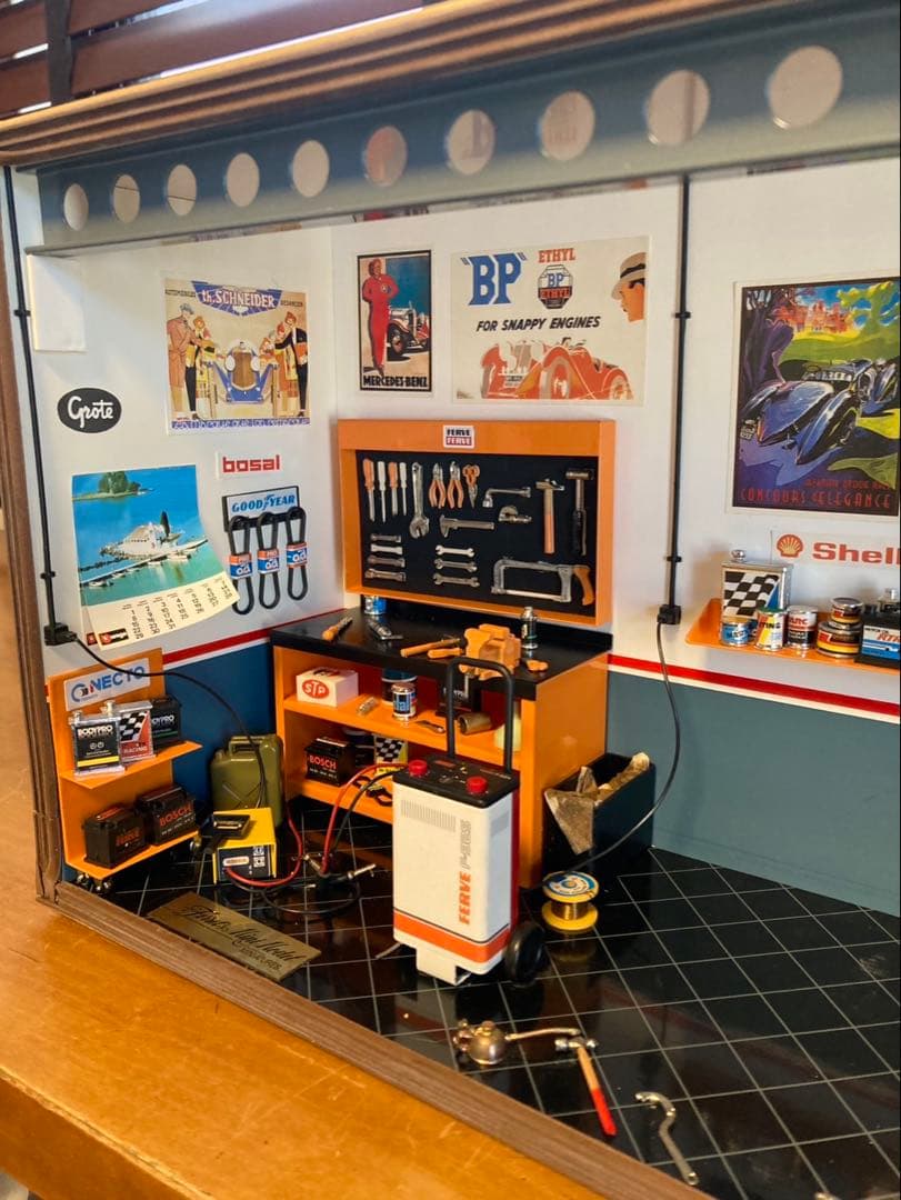 1／18サイズ　ガレージジオラマ