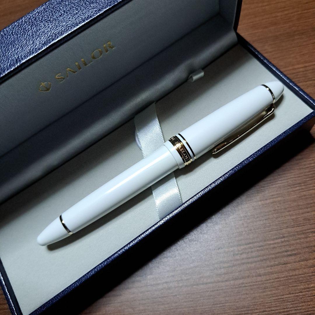 SAILOR ホワイト 万年筆 専用ケース付き