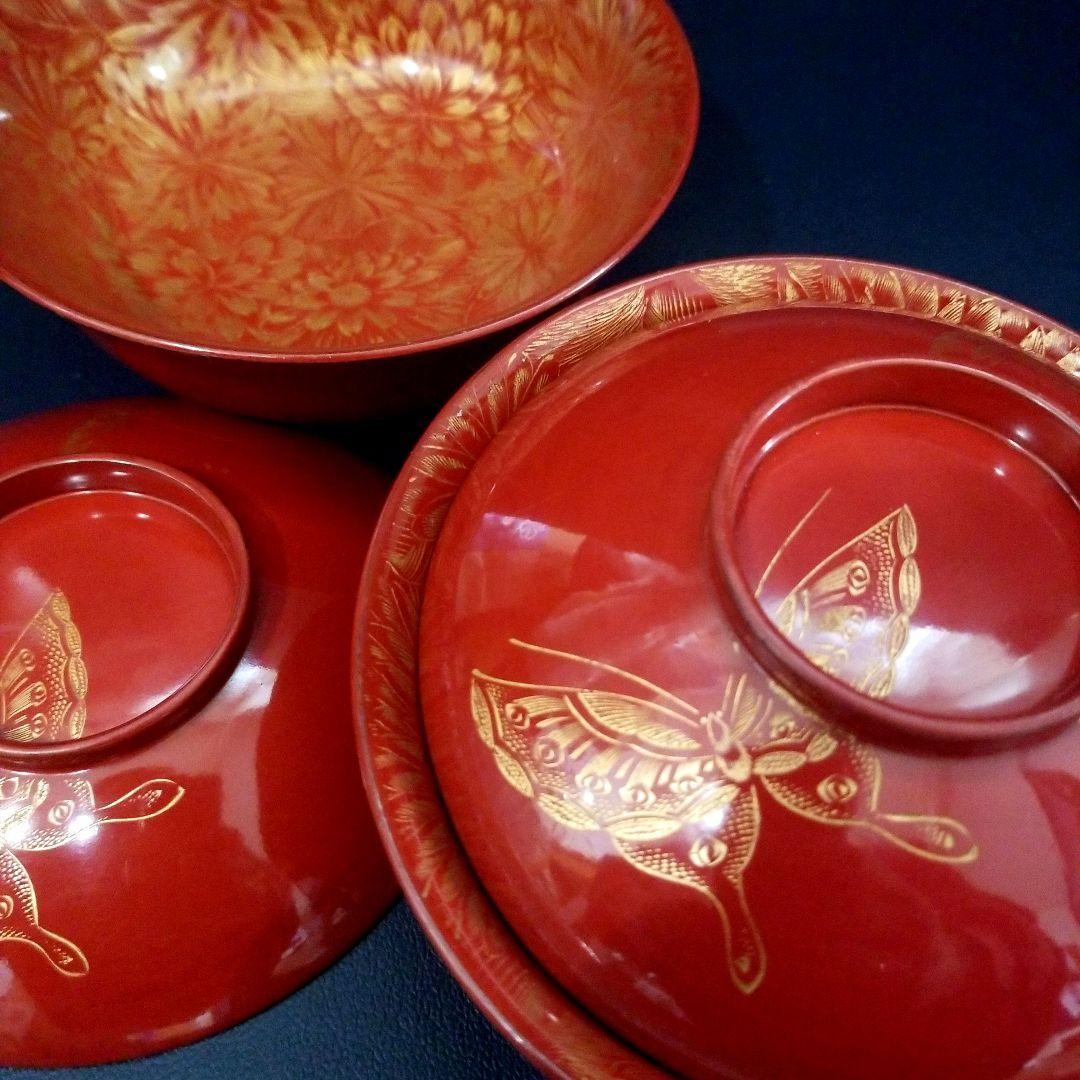 イチゴ　漆塗 内総沈金 菊花紋吸物椀2客、朱漆塗 牡丹沈金 吸物椀 2客