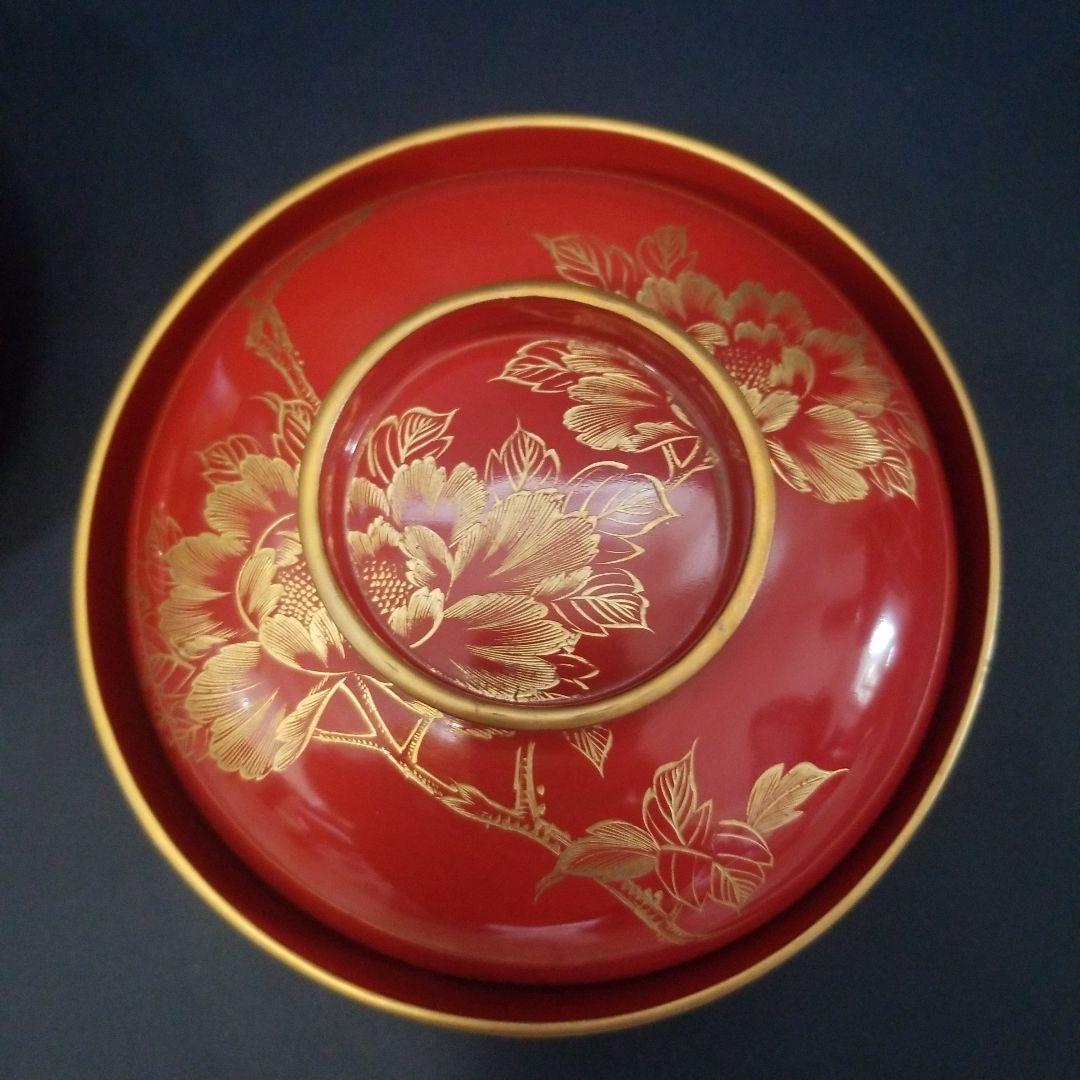 イチゴ　漆塗 内総沈金 菊花紋吸物椀2客、朱漆塗 牡丹沈金 吸物椀 2客