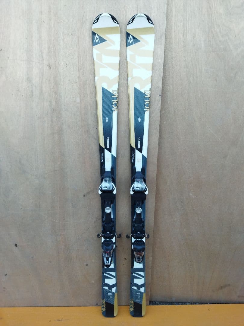 れおぱぱ　VOLKL TIP ROCKER ゴールド/黒155 スキー 板