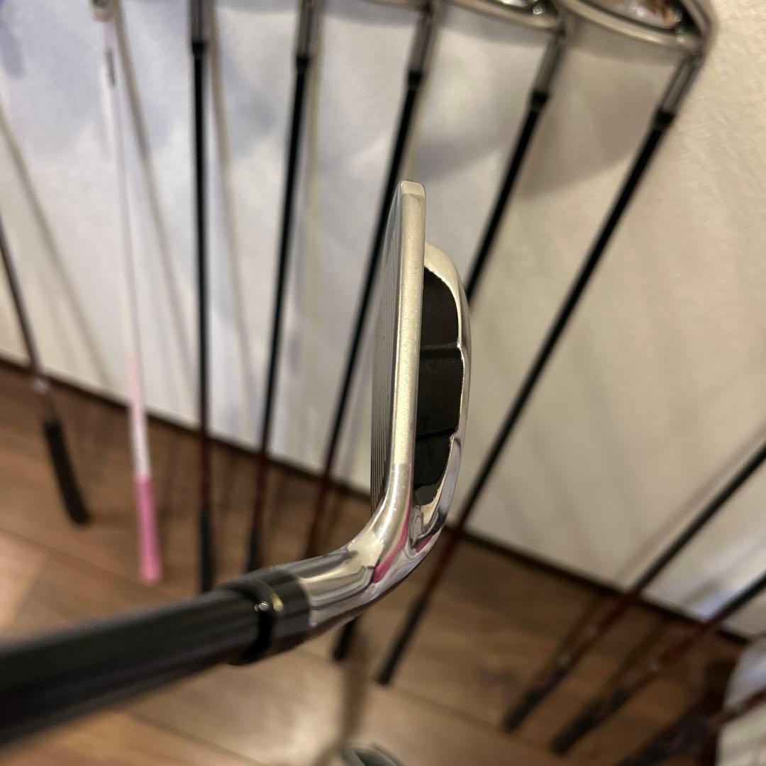 マックテッレディースL 11本　右利き　可愛いキャディバッグ 付き　ゴルフセット