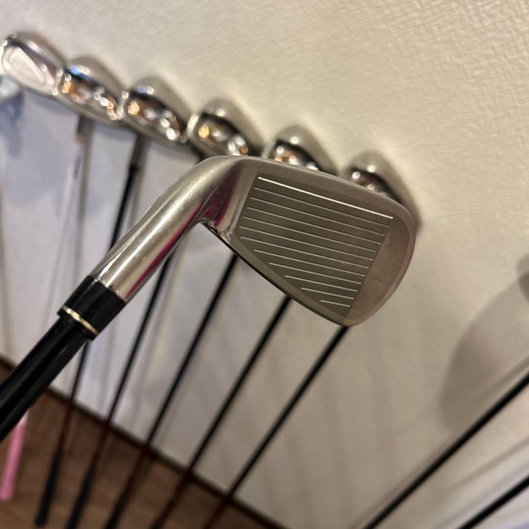 マックテッレディースL 11本　右利き　可愛いキャディバッグ 付き　ゴルフセット