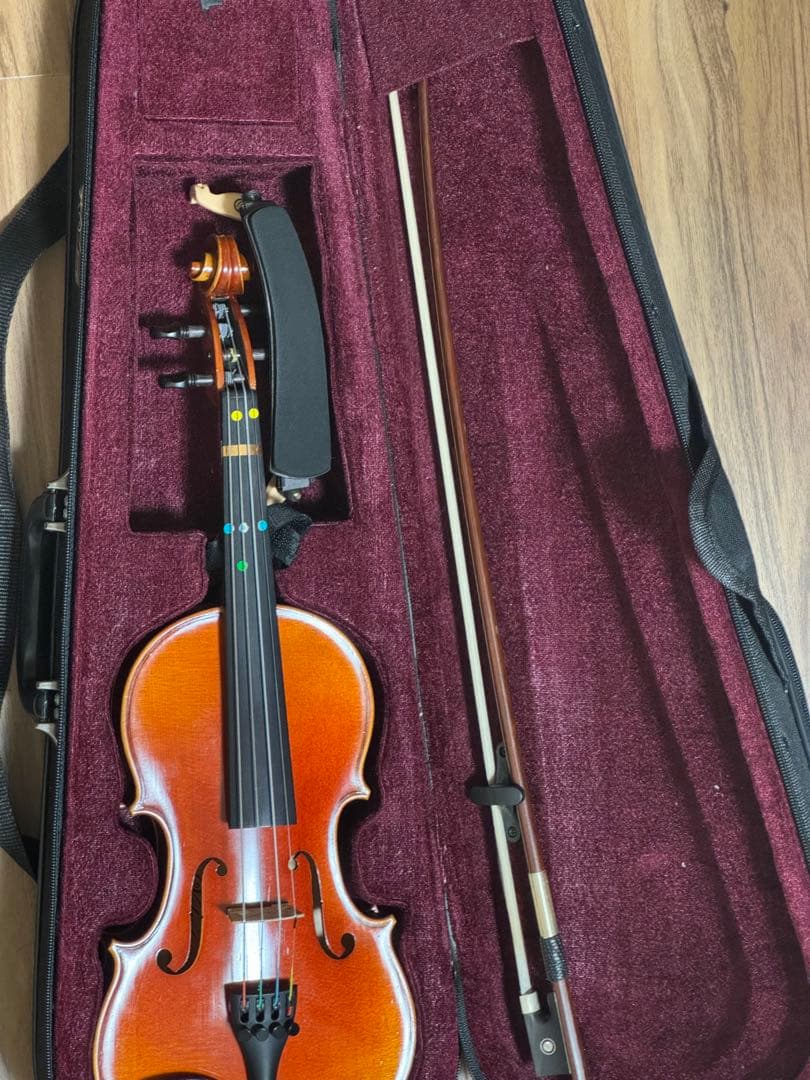 バイオリン 1/4 弓、肩当て、ケース付き
