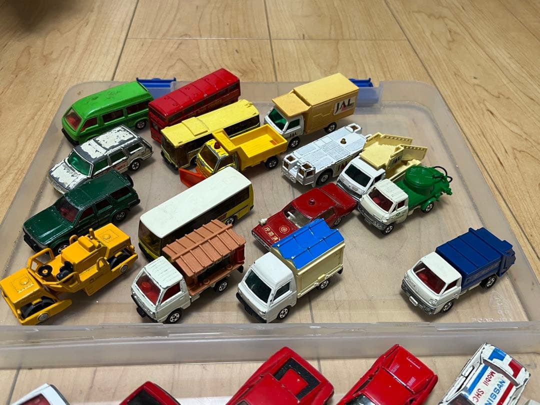日本製トミカまとめ売り　32台