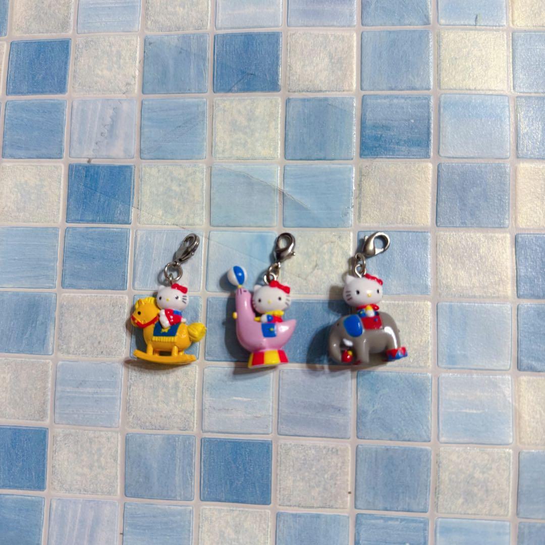 サンリオ　vivitix　ハローキティ　レトロ　マスコット　チャーム　3点セット
