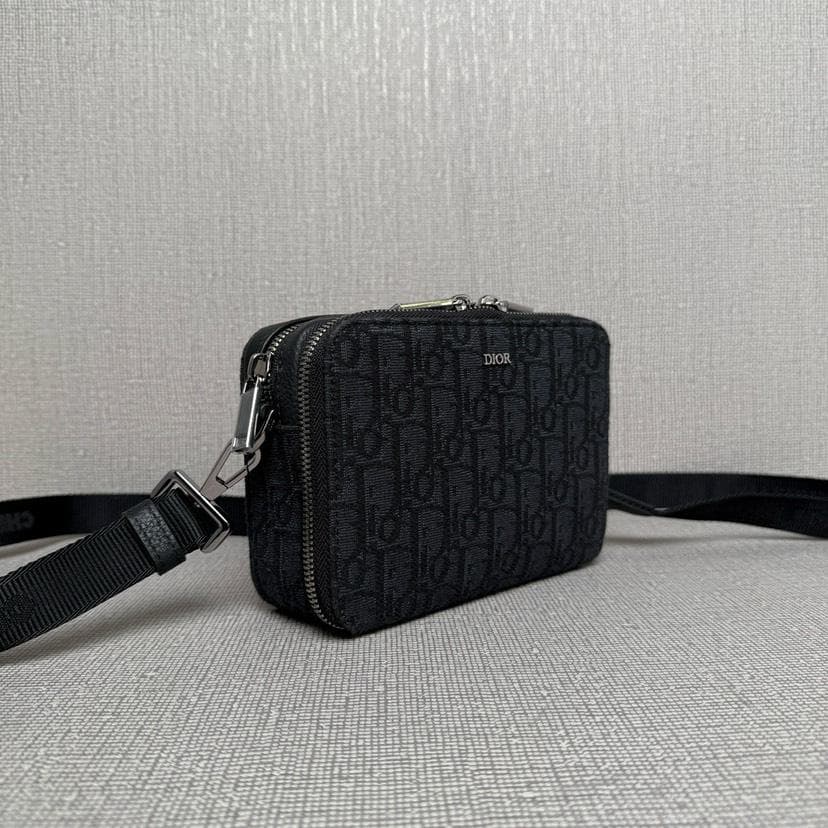 美品ブラック　ショルダーバッグ　キャンバス × レザー