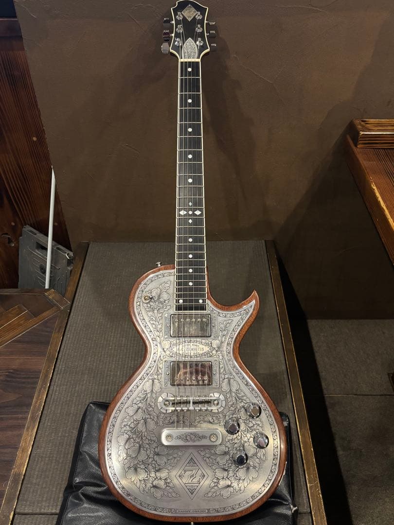 どん。zemaitis カスタムショップ　CS24MF メタルフロント