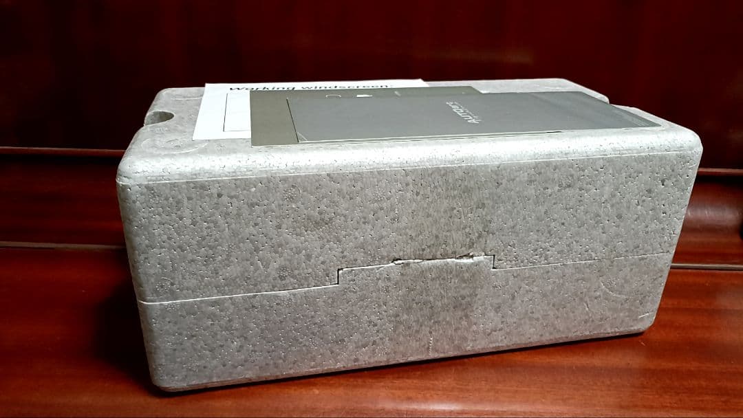 ミニカー AUTOart 1/18 RedBull X2010 signature